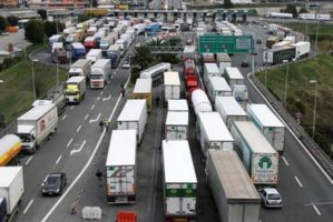 Unatras convoca il comitato esecutivo per fermo autotrasportatori