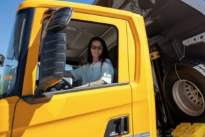 L’Ucraina vuole aumentare le donne al volante dei camion