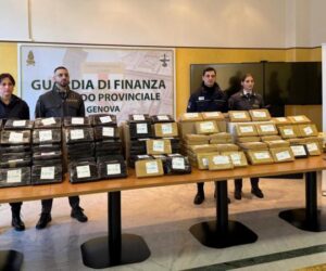 Scoperta a Genova una spedizione di 240 kg di cocaina